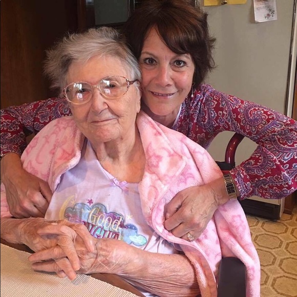 Welcome to my closet❤️❤️ - Picture 11 of 13